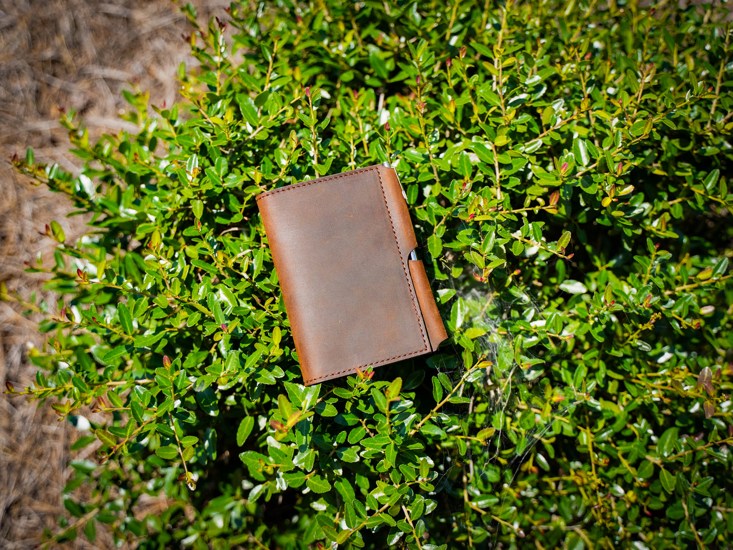Crazy Horse Leather Journal Wallet with Pen XS - Brown