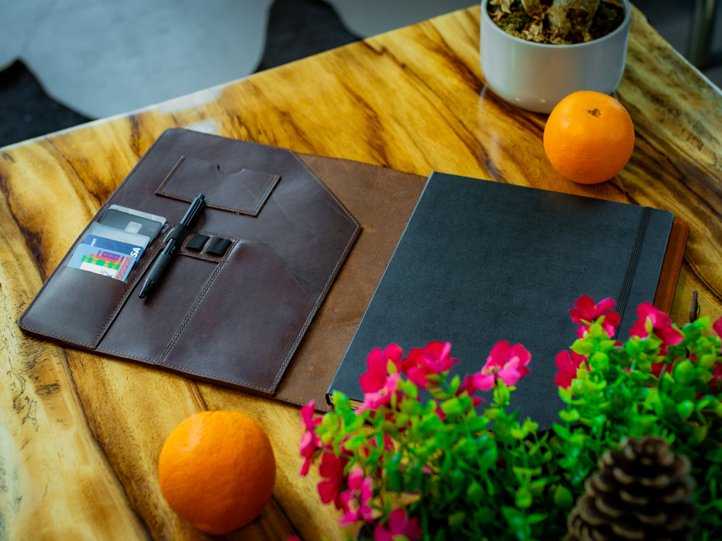Milwaukee Leather Padfolio Professional - Chestnut