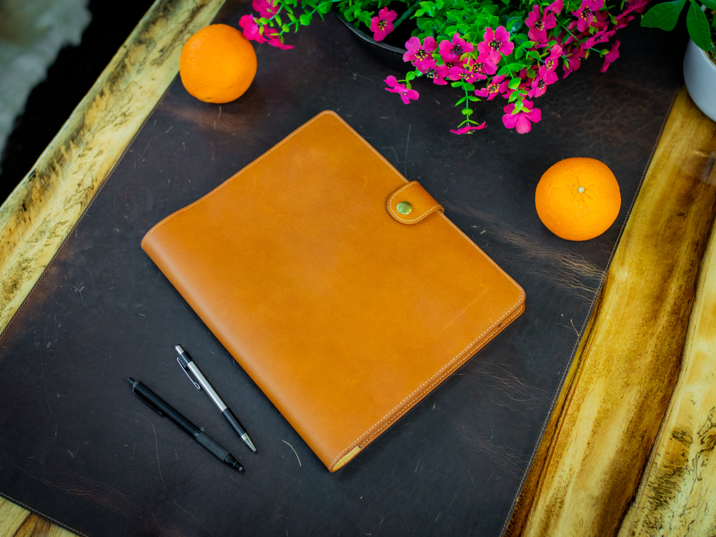 Milwaukee Leather Padfolio Professional - Natural