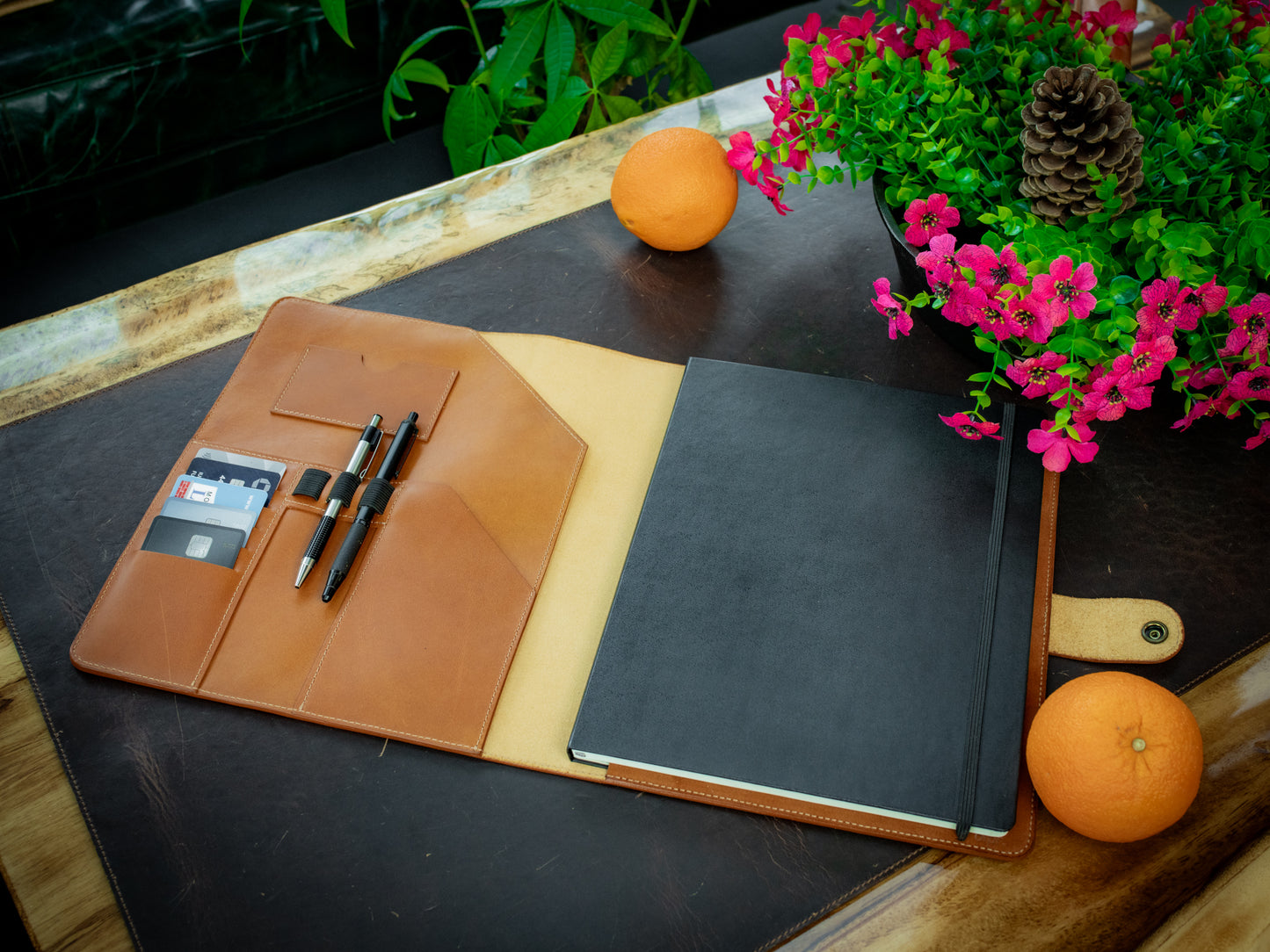 Milwaukee Leather Padfolio Professional - Natural