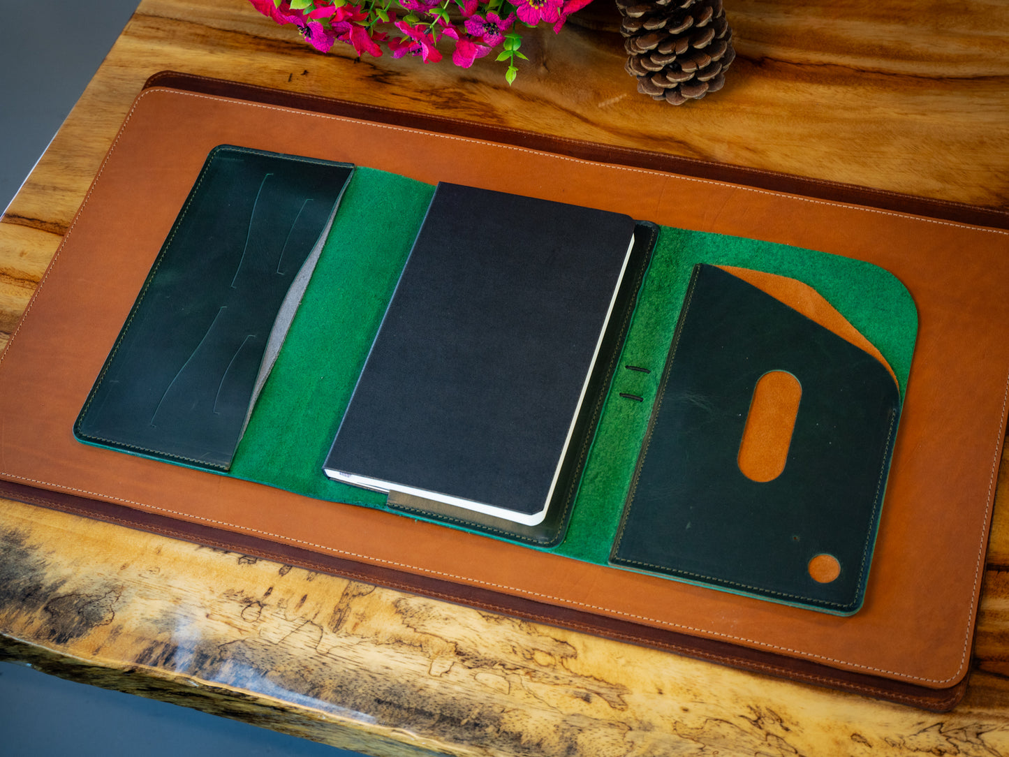 Milwaukee Leather Padfolio Pro - Emerald Green