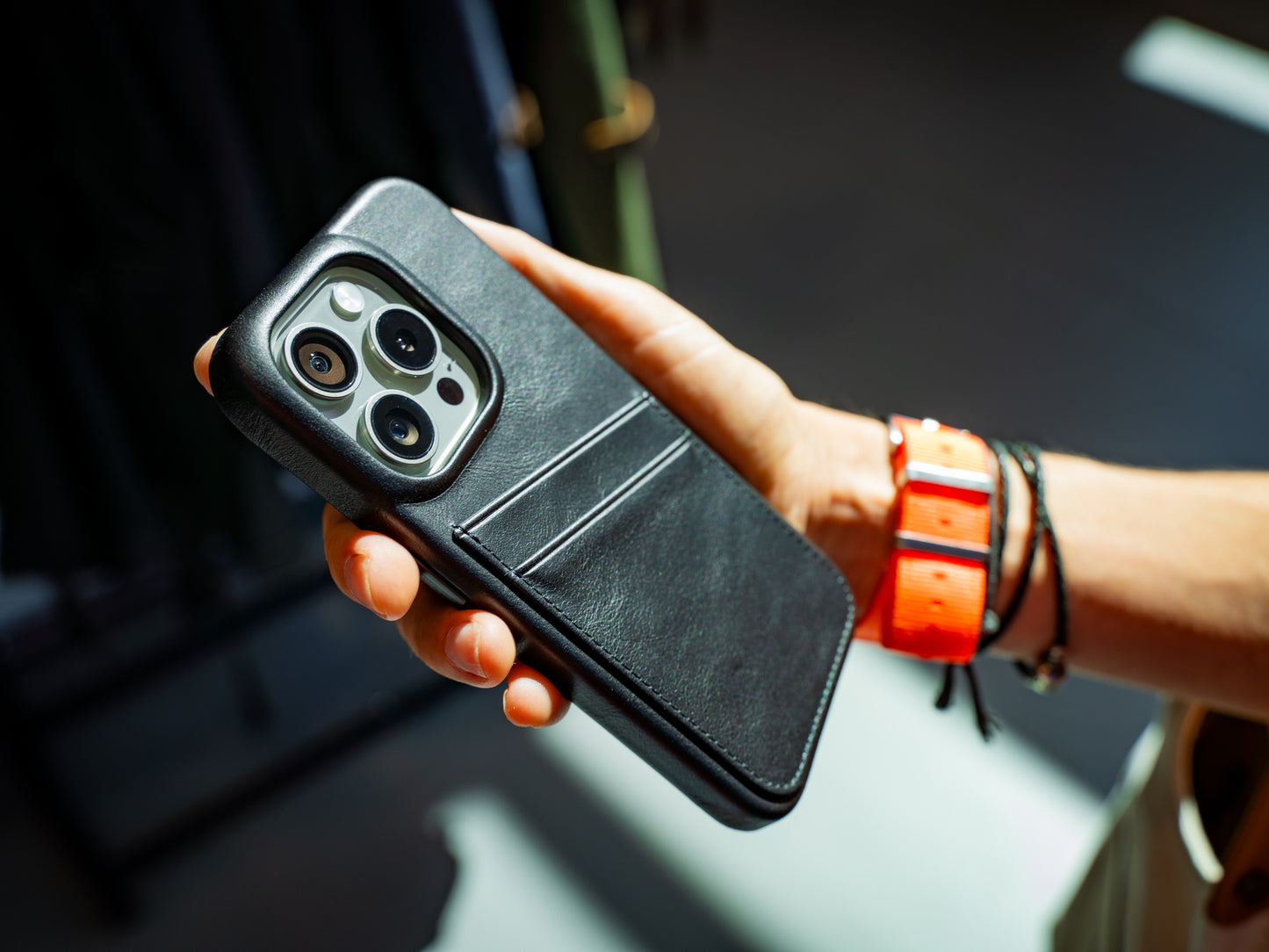 iPhone 15 Leather Case with Pockets - Black