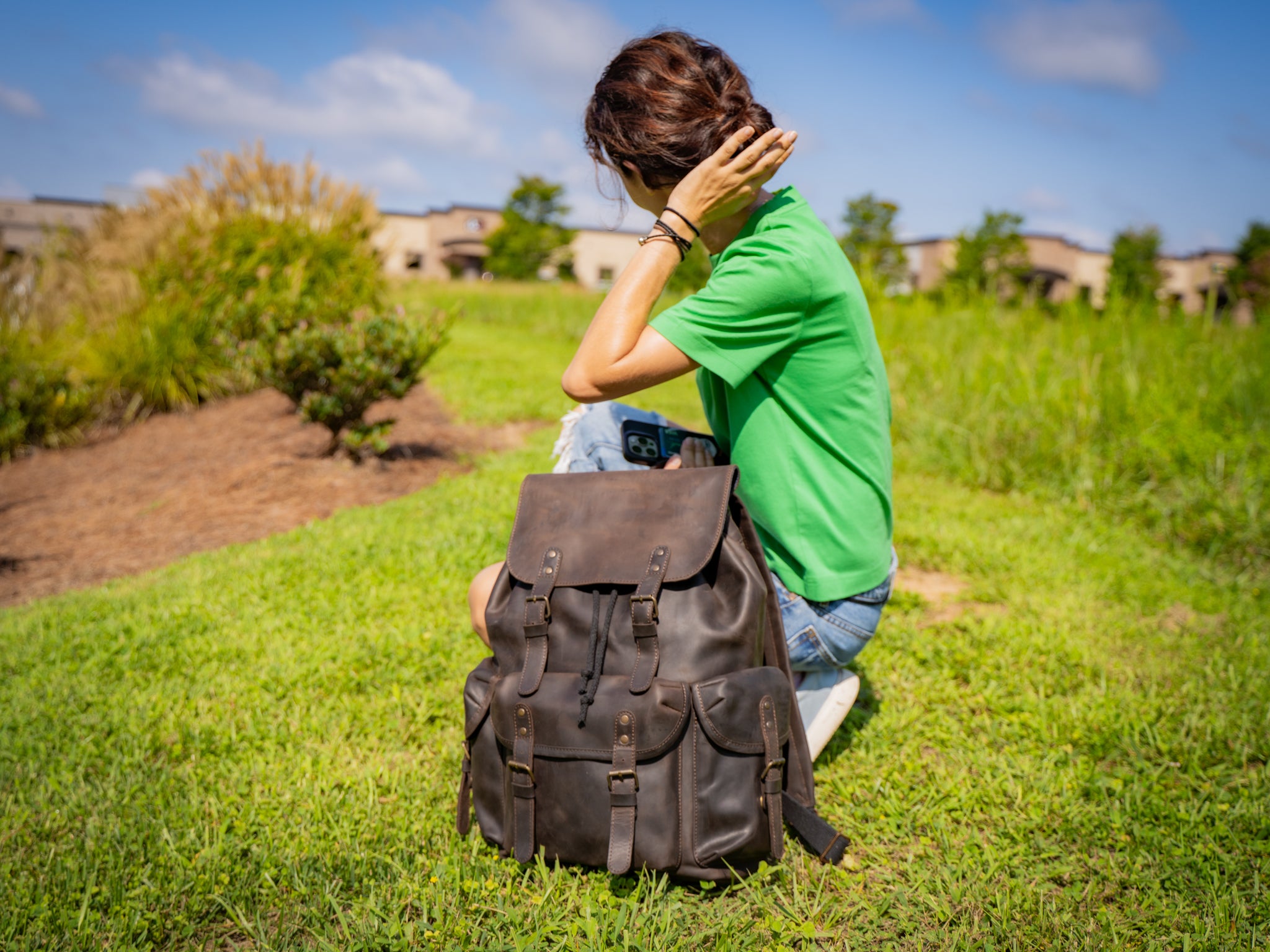 Crazy Horse Leather Backpack Adventure for Woman - Brown Nut