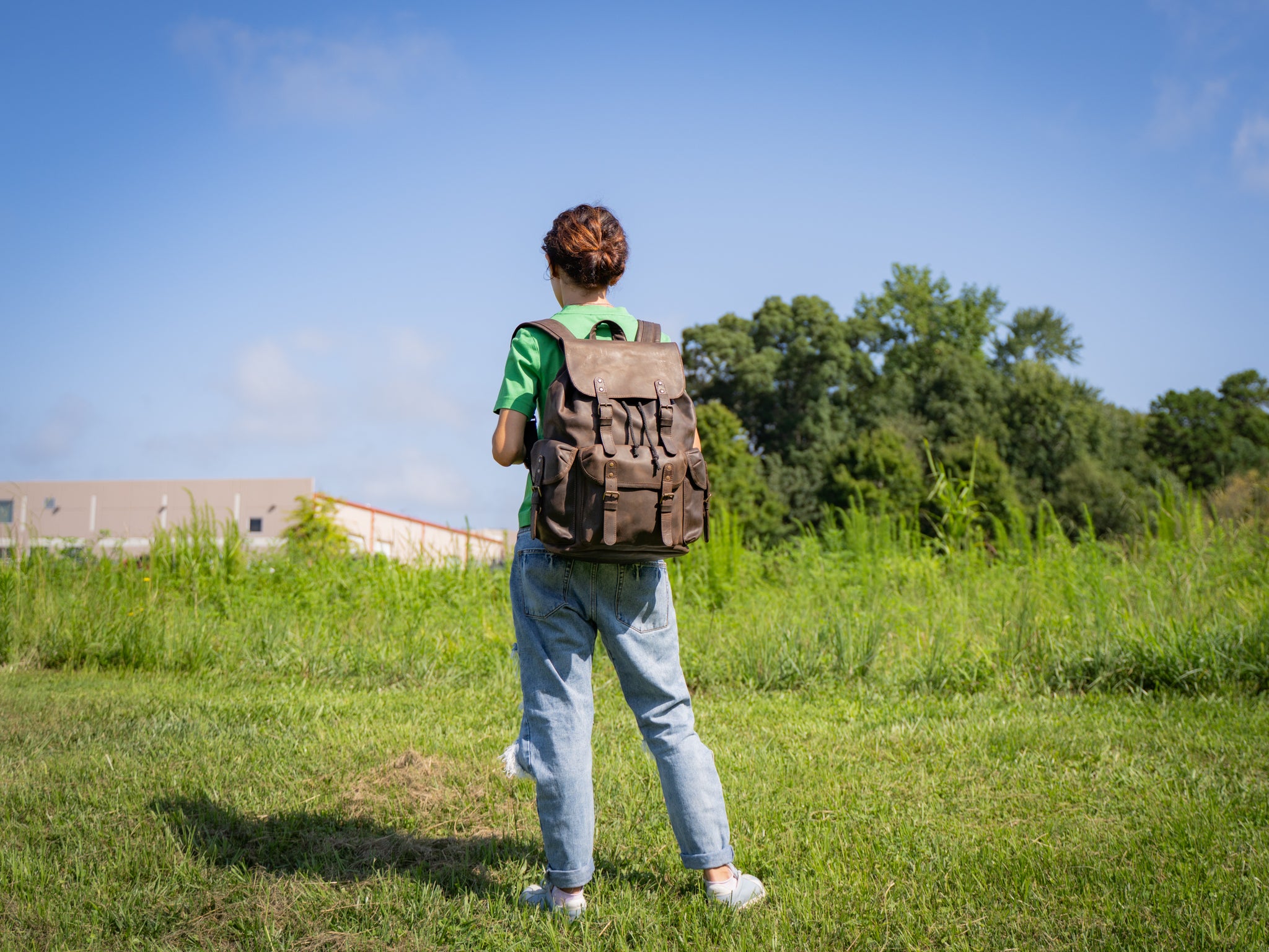 Crazy Horse Leather Backpack Adventure for Woman - Brown Nut