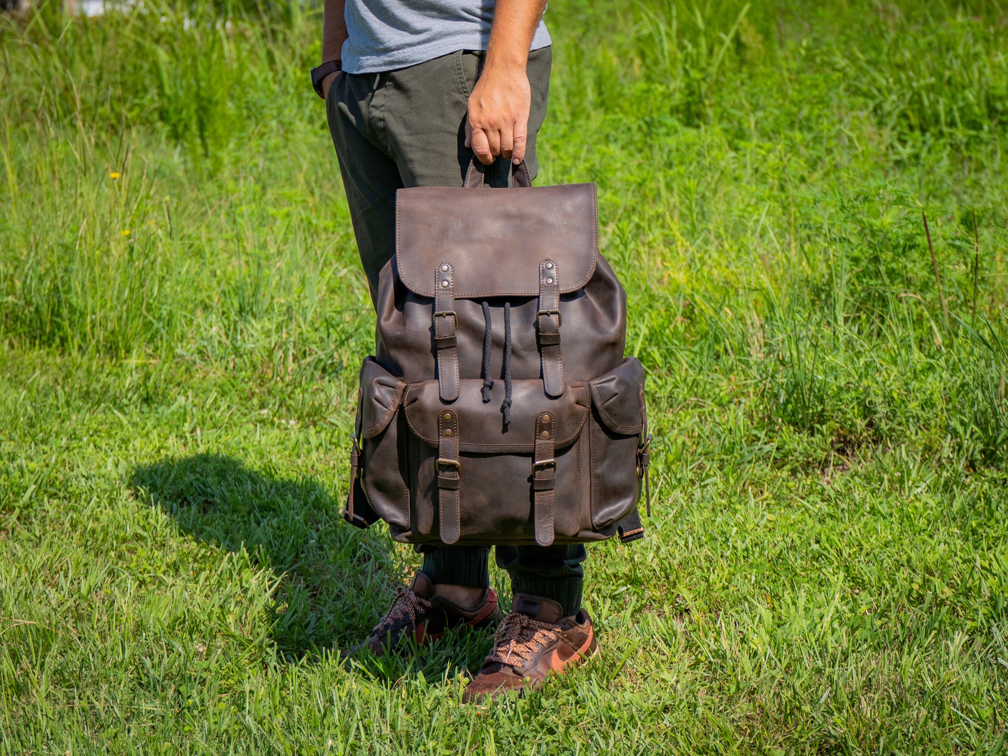 Crazy Horse Leather Backpack Adventure for Man - Brown Nut