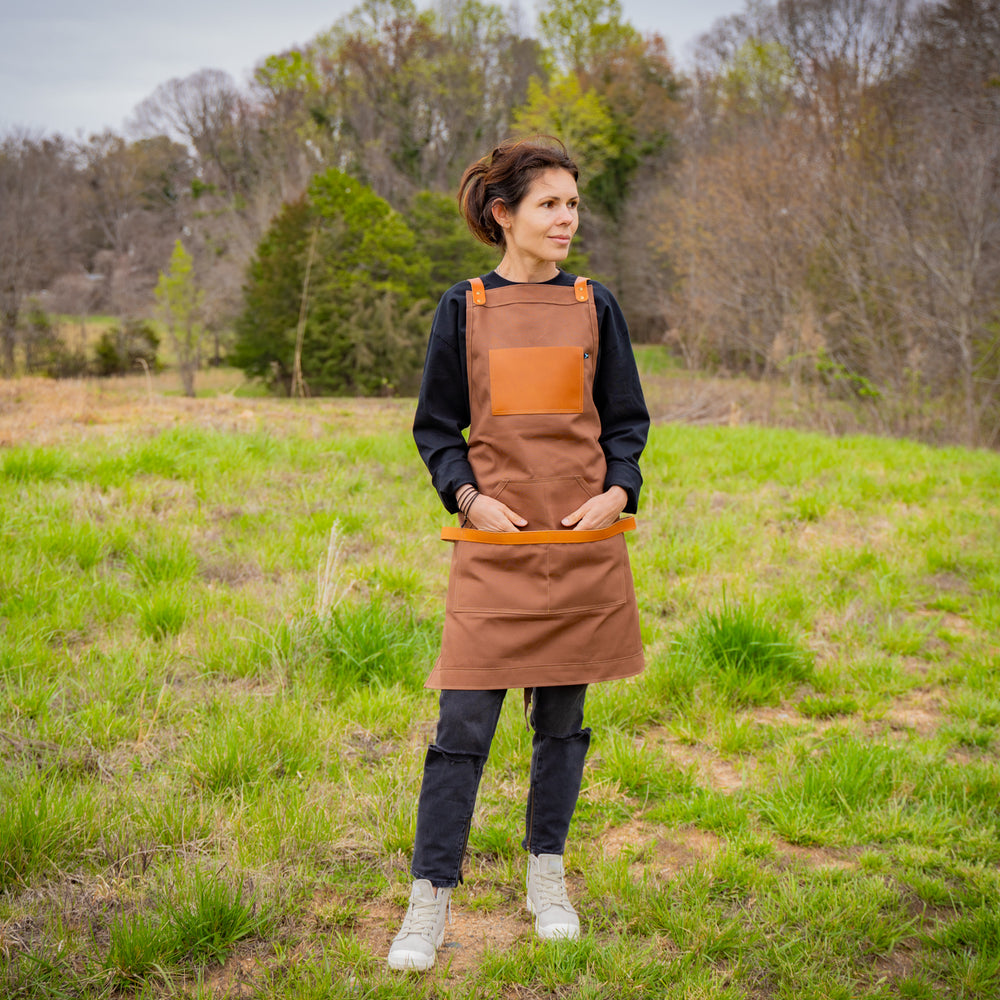 
                      
                        Canvas and Leather Apron - Cinnamon
                      
                    