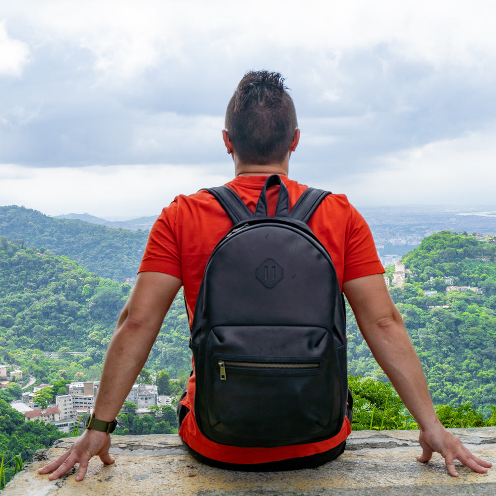 
                      
                        Crazy Horse Leather Backpack City - Black
                      
                    