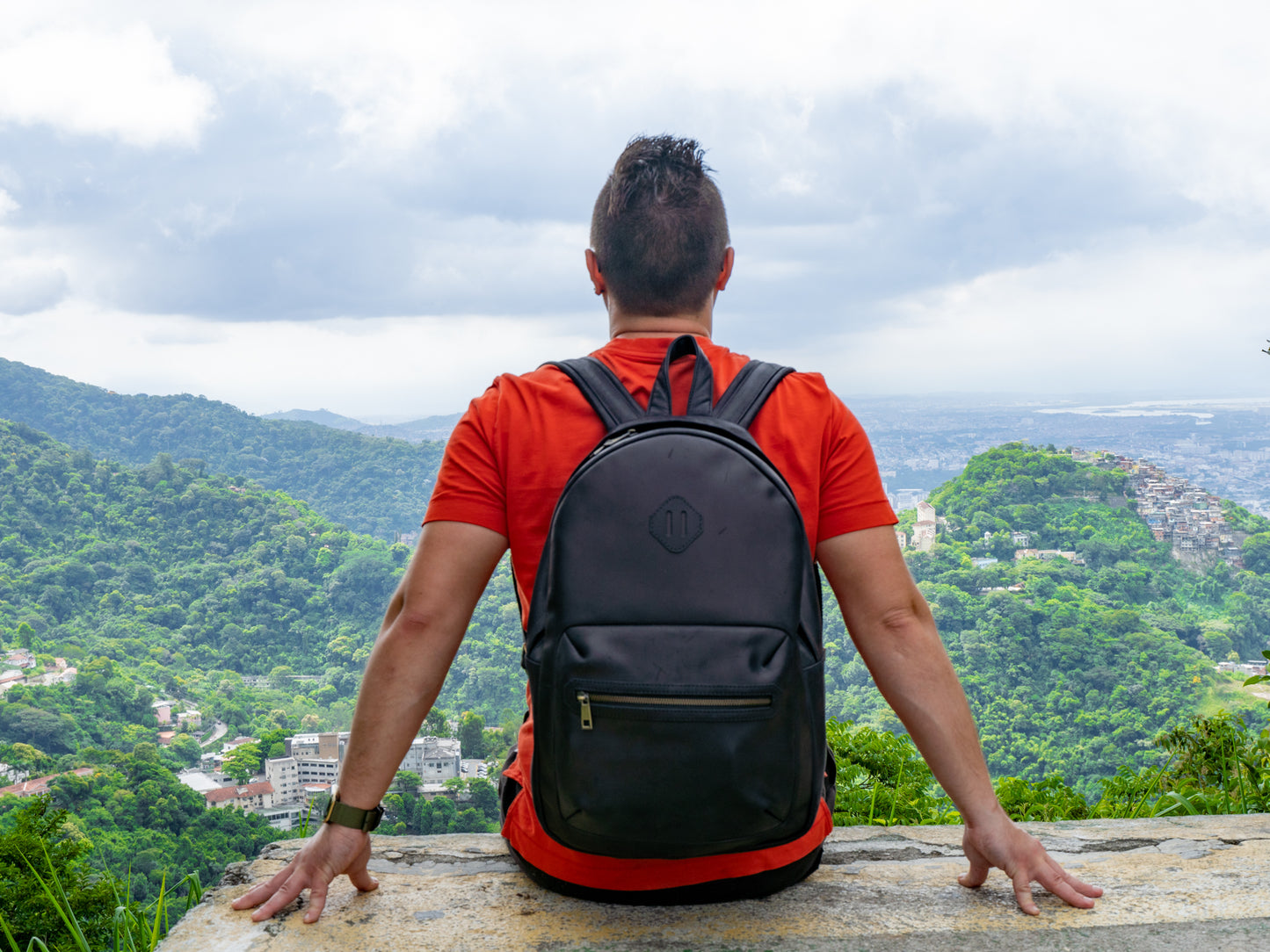 Crazy Horse Leather Backpack City - Black