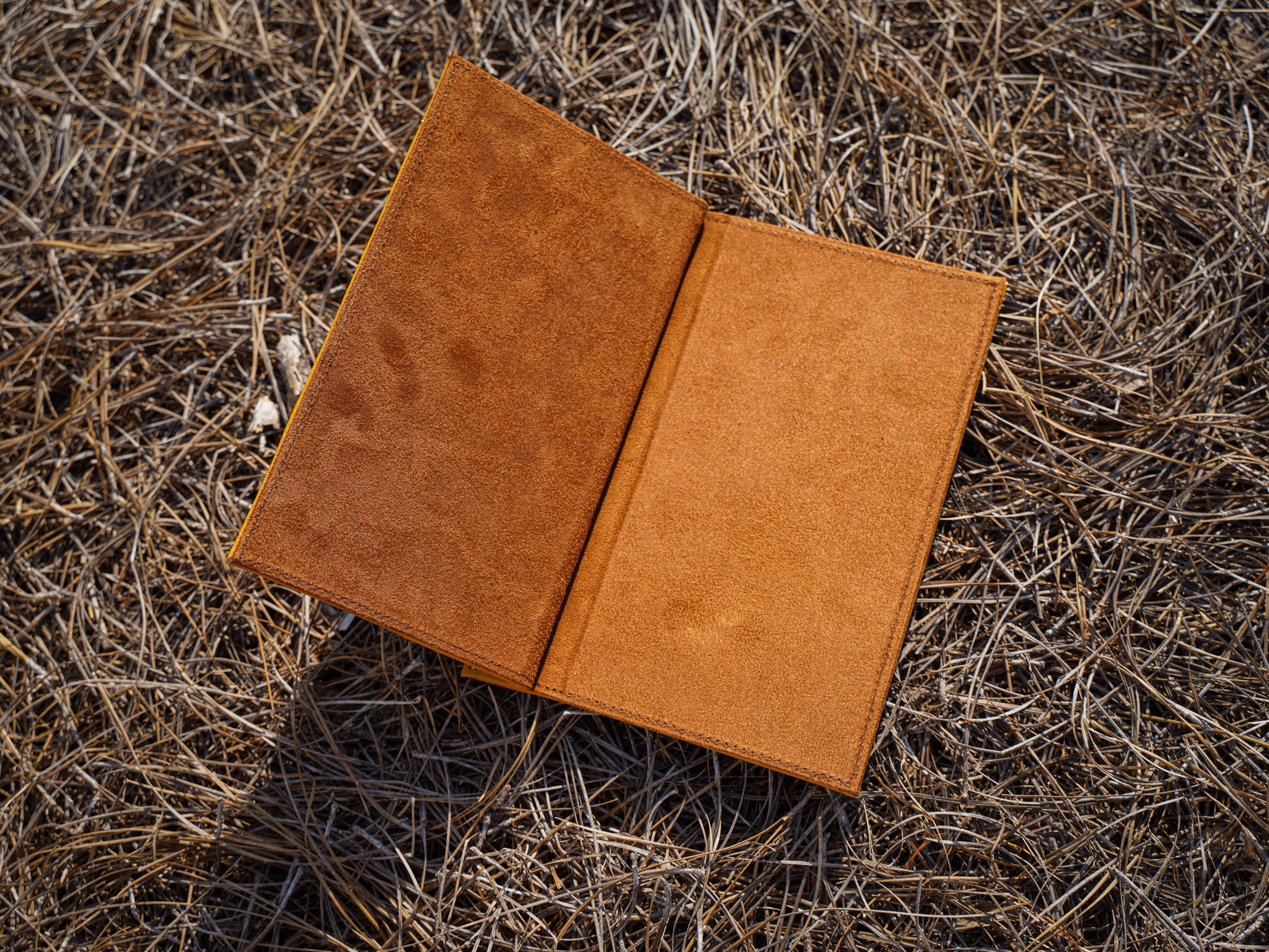 Italian Leather Menu with Chicago Screws - Yellow | olpr.