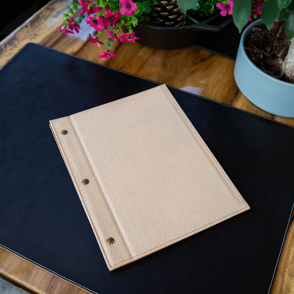 
                      
                        Italian Leather Menu with Chicago Screws - Cream
                      
                    