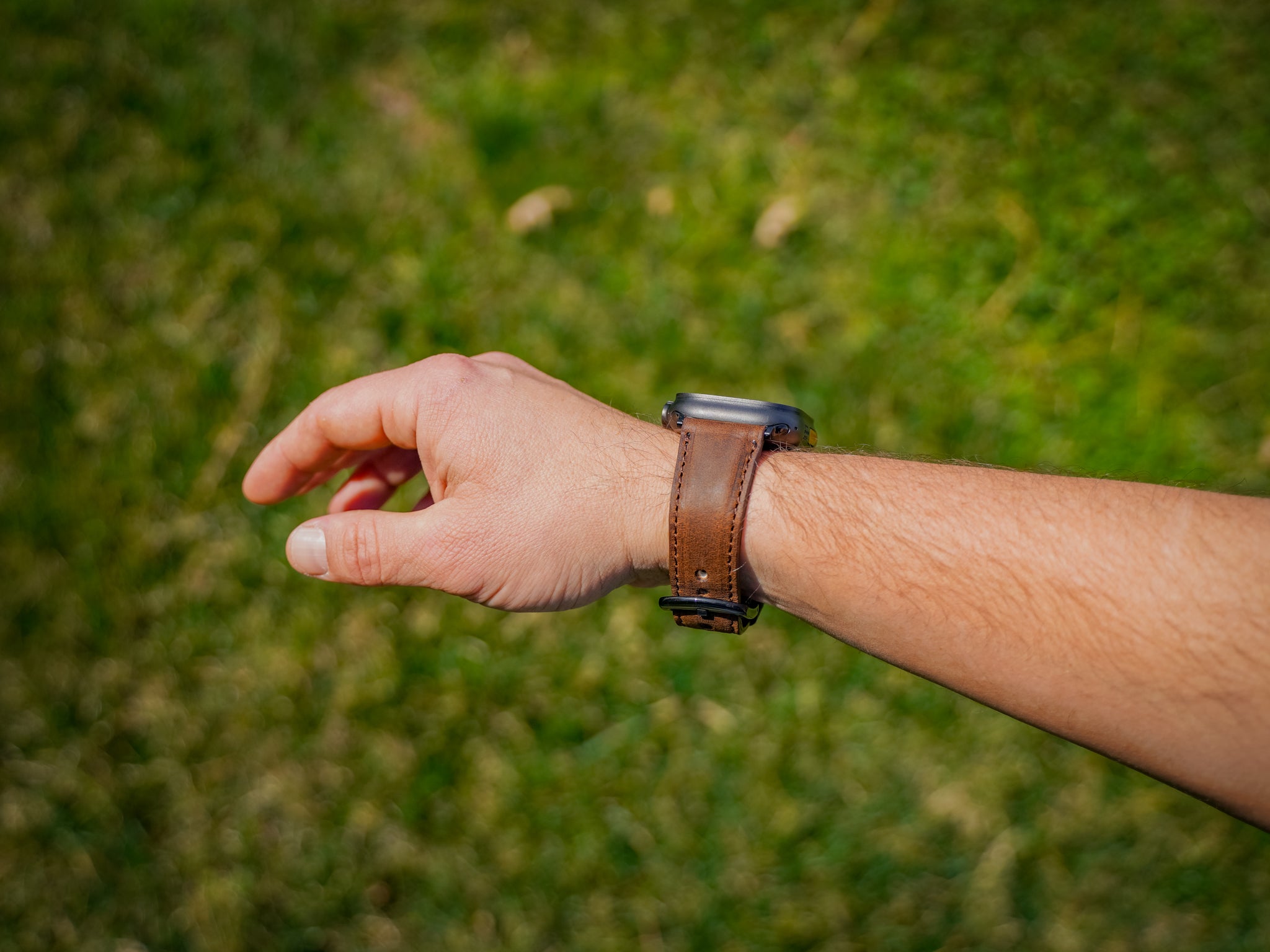 木馬　アメリカ製　ハンドクラフト Crazy Horse Leather Apple Watch Band in Brown | olpr USA