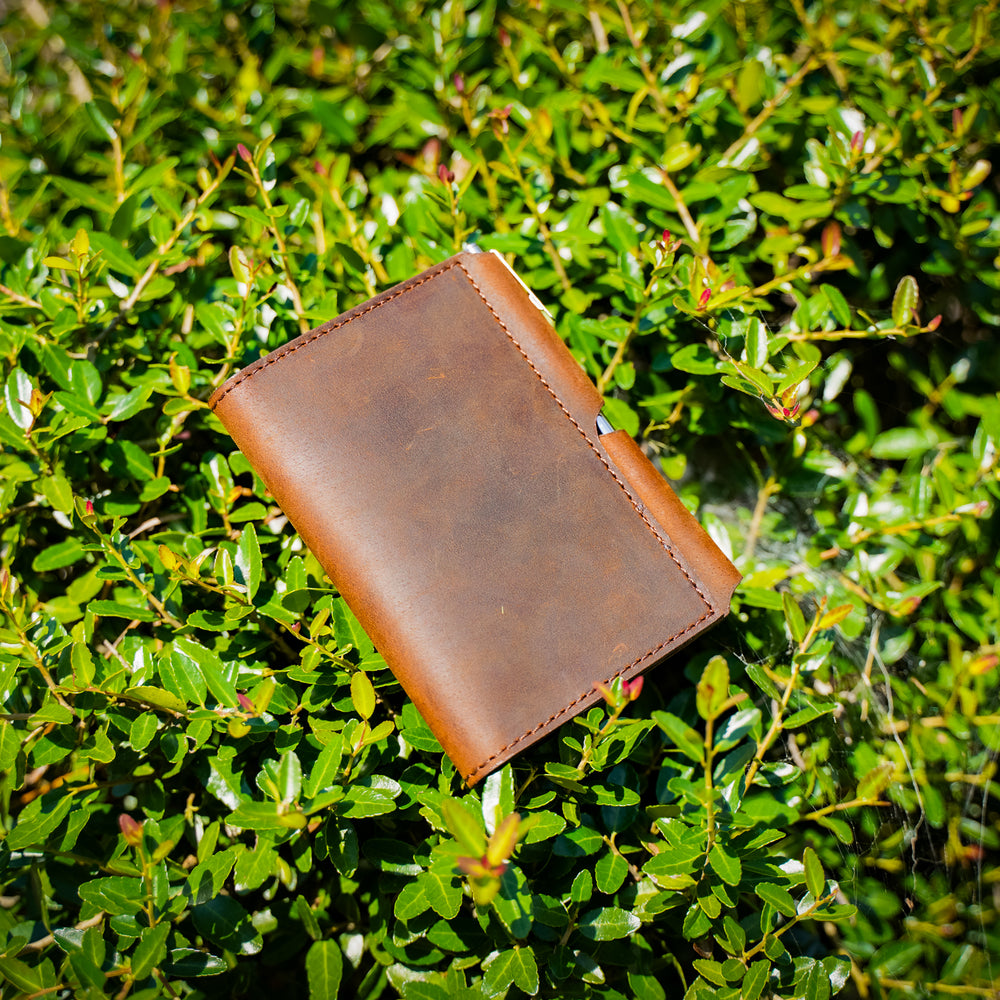 
                      
                        Crazy Horse Leather Journal Wallet with Pen XS - Brown
                      
                    
