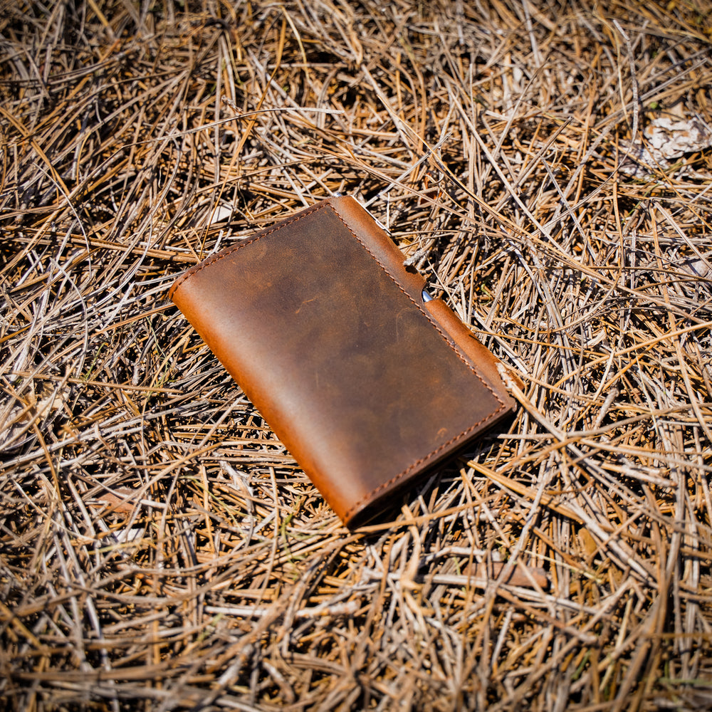 
                      
                        Crazy Horse Leather Journal Wallet with Pen XS - Brown
                      
                    