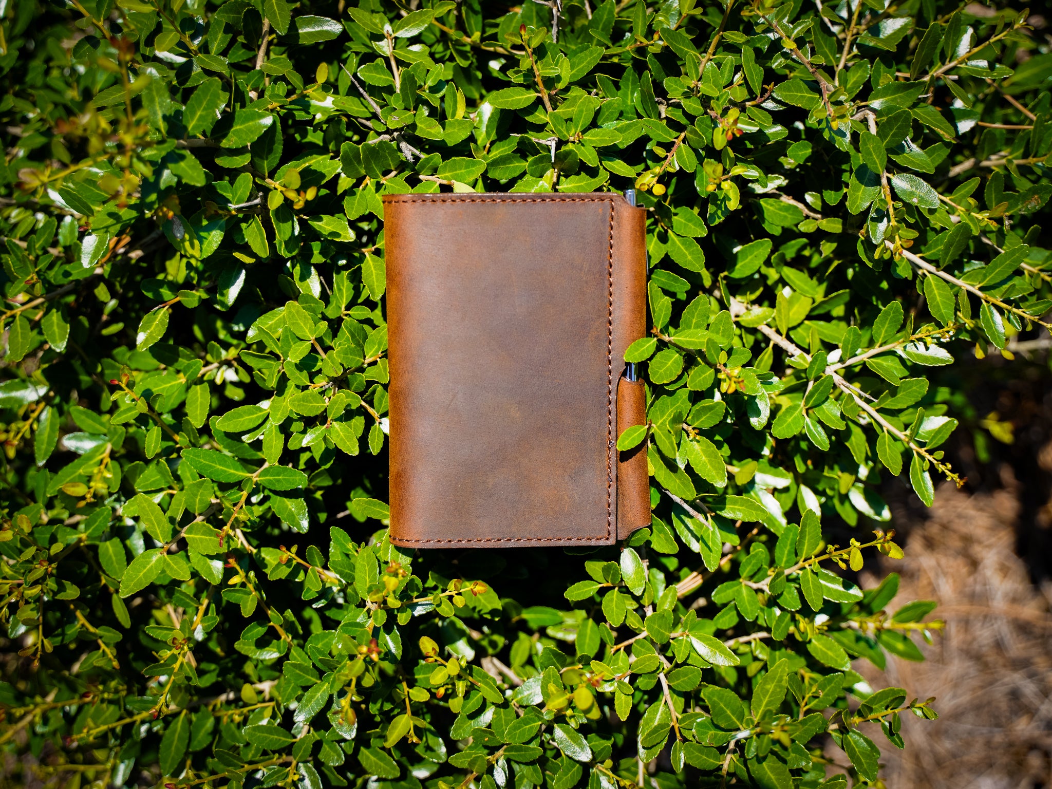 Crazy Horse Leather Journal Wallet with Pen XS - Brown | olpr.