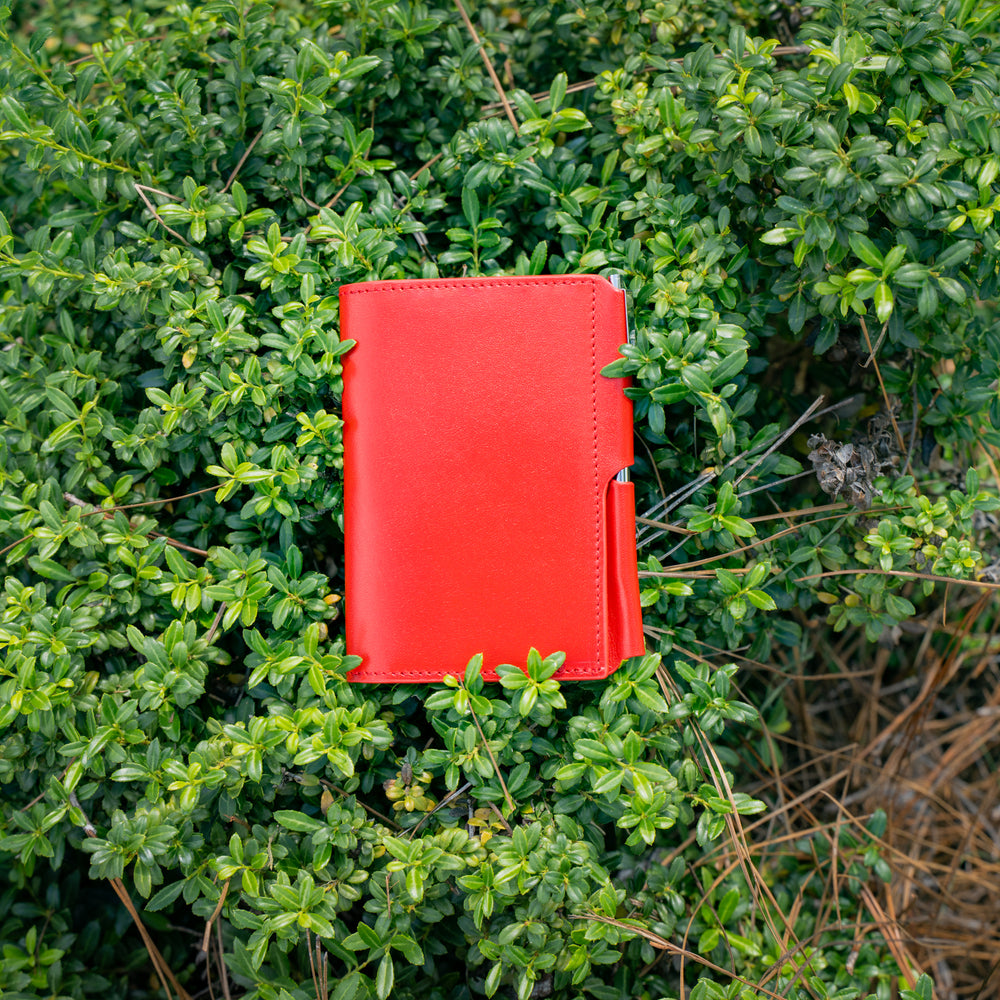 
                      
                        Vintage Leather Journal Wallet 2.0 with Pen XS - Red
                      
                    