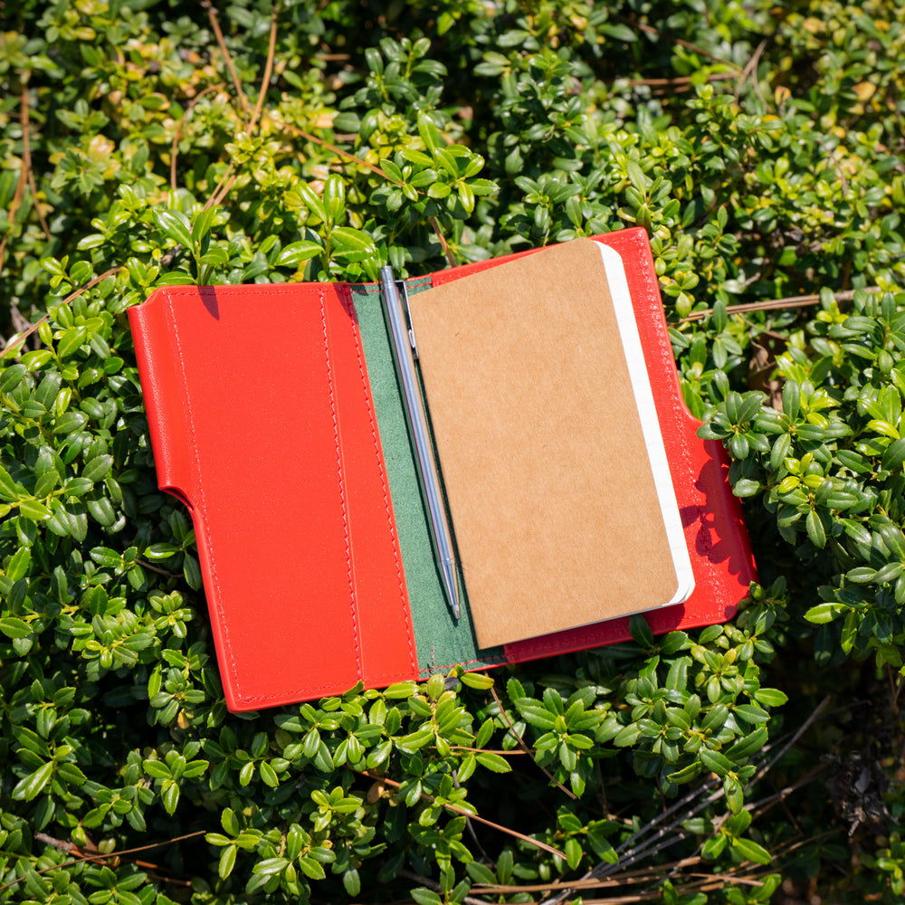 
                      
                        Vintage Leather Journal Wallet 2.0 with Pen XS - Red
                      
                    