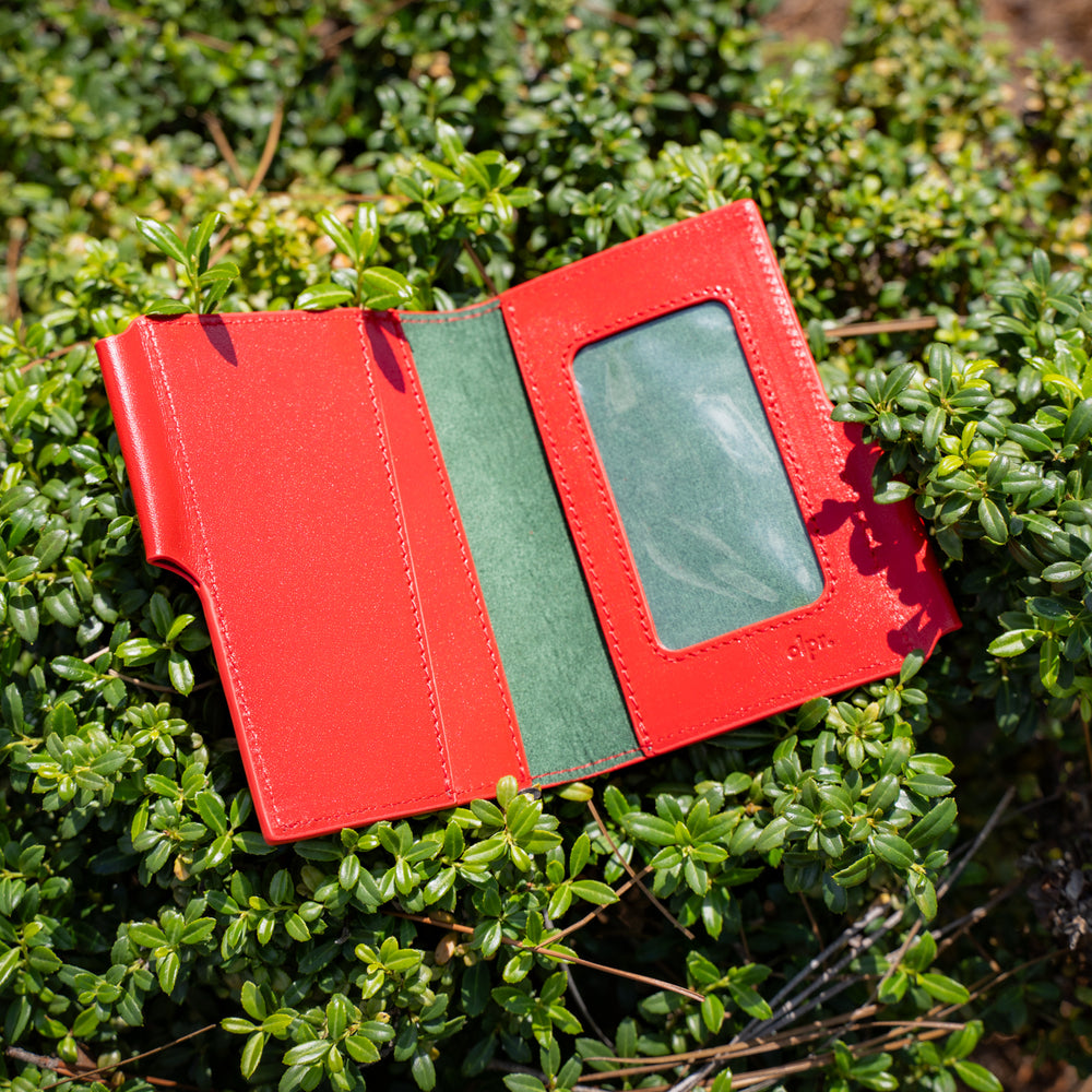 
                      
                        Vintage Leather Journal Wallet 2.0 with Pen XS - Red
                      
                    