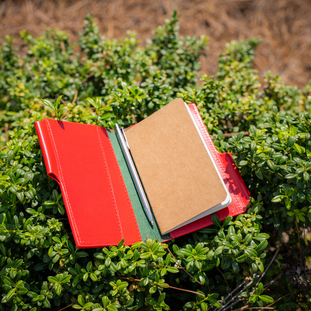 
                      
                        Vintage Leather Journal Wallet 2.0 with Pen XS - Red
                      
                    