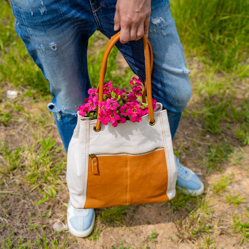 
                      
                        Meggie Canvas Drawstring Bag - White
                      
                    