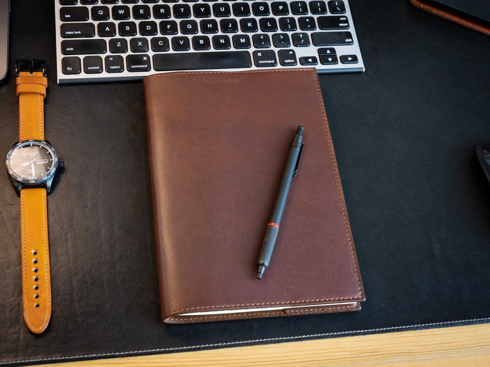 Milwaukee Leather Midori Notebook Cover - Chestnut | olpr.