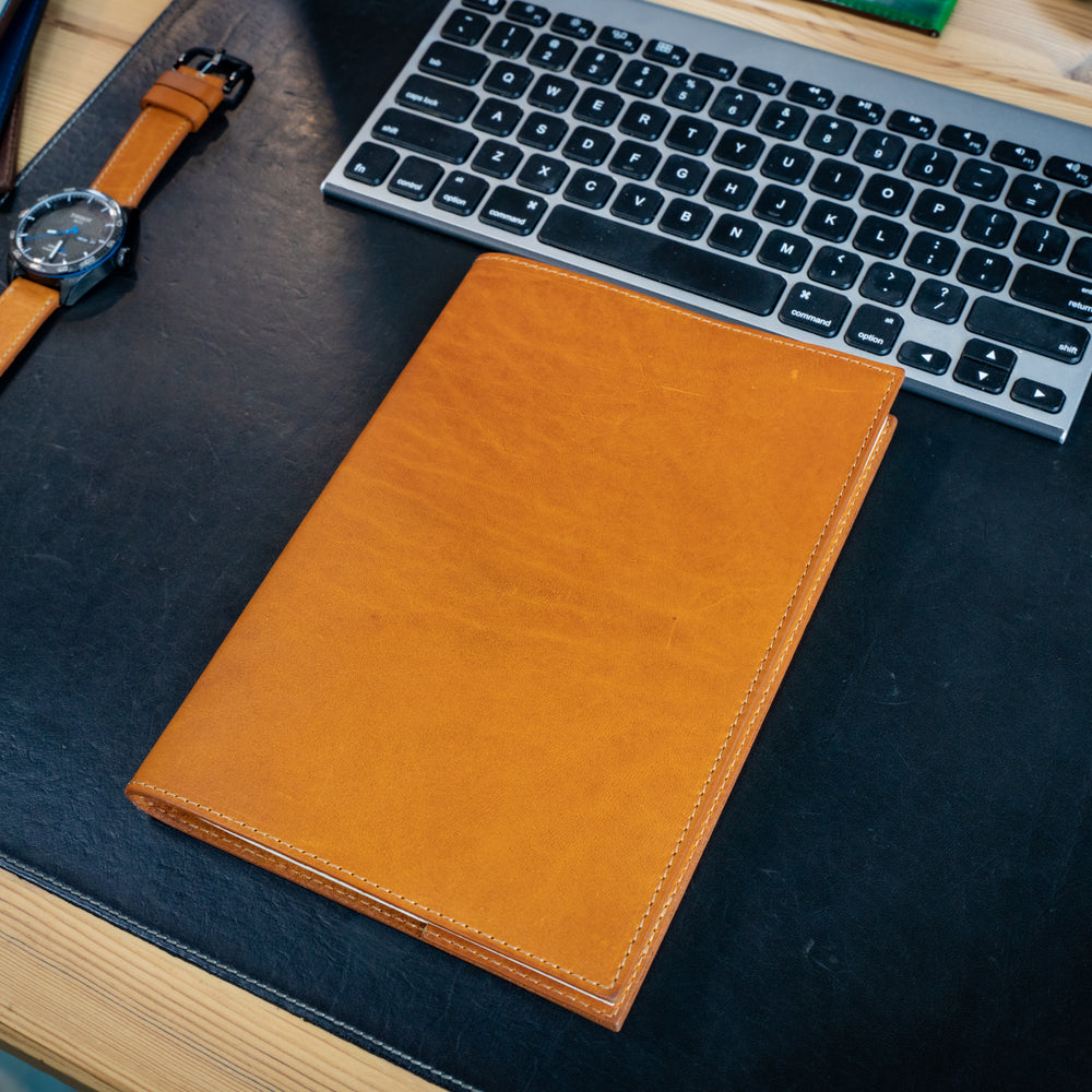 
                      
                        Milwaukee Leather Midori Notebook Cover - Natural
                      
                    