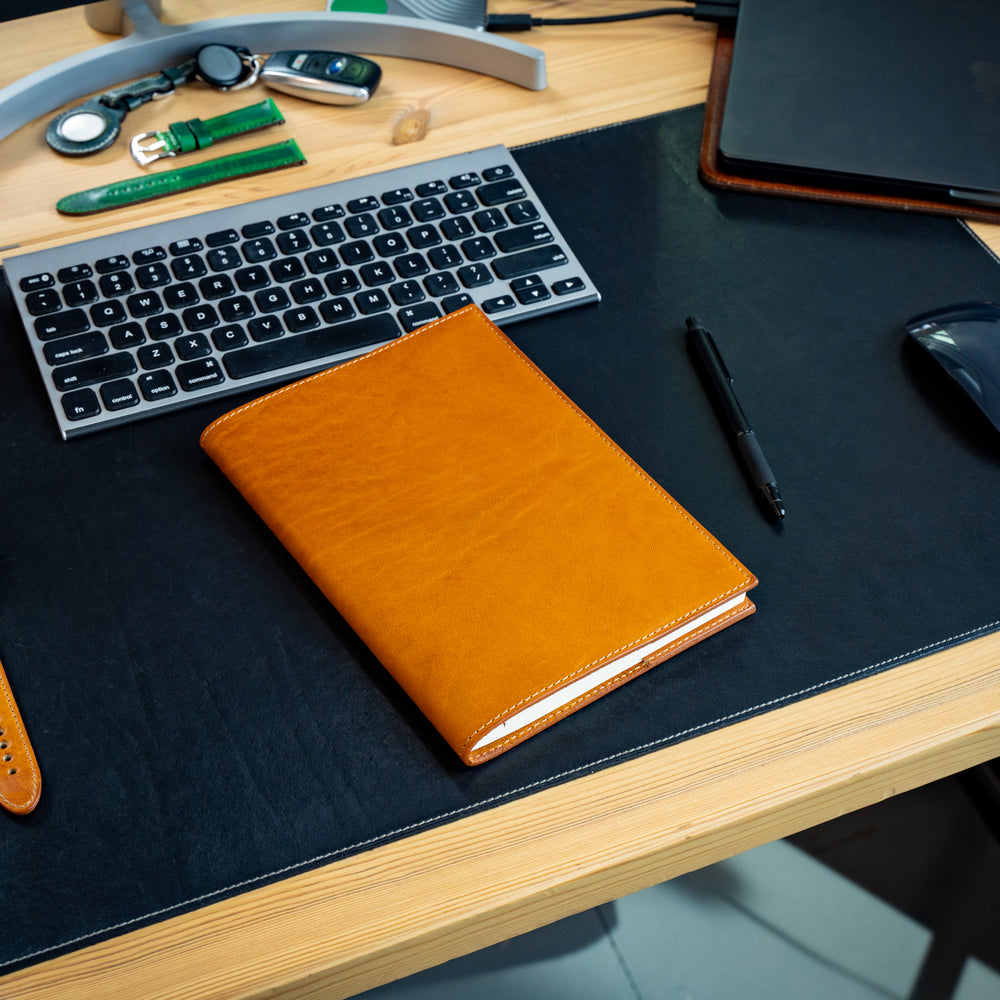 
                      
                        Milwaukee Leather Midori Notebook Cover - Natural
                      
                    