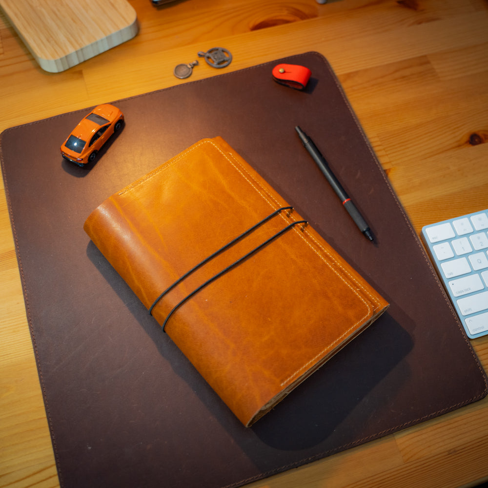 
                      
                        Milwaukee Leather Padfolio Pro - Natural
                      
                    