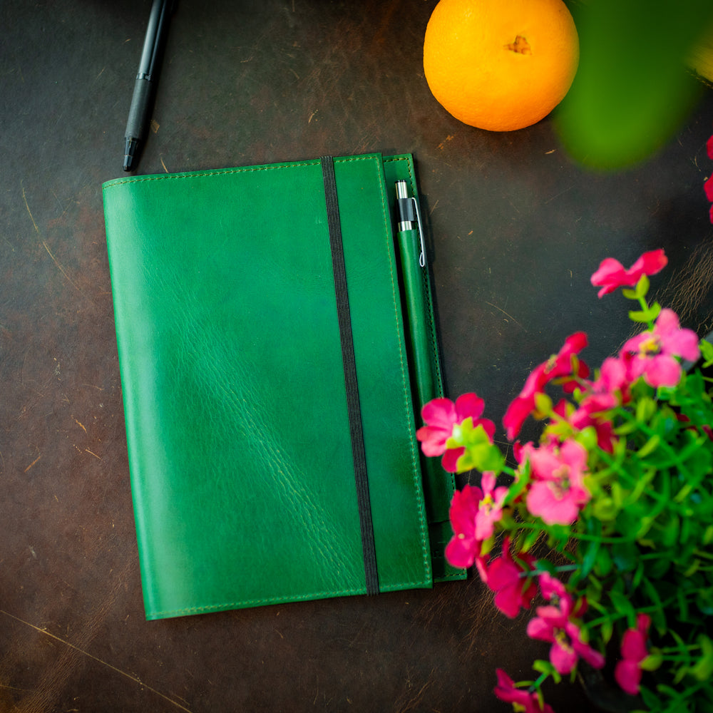 
                      
                        Leather Journal Folio Leuchtturm1917 - Emerald Green
                      
                    