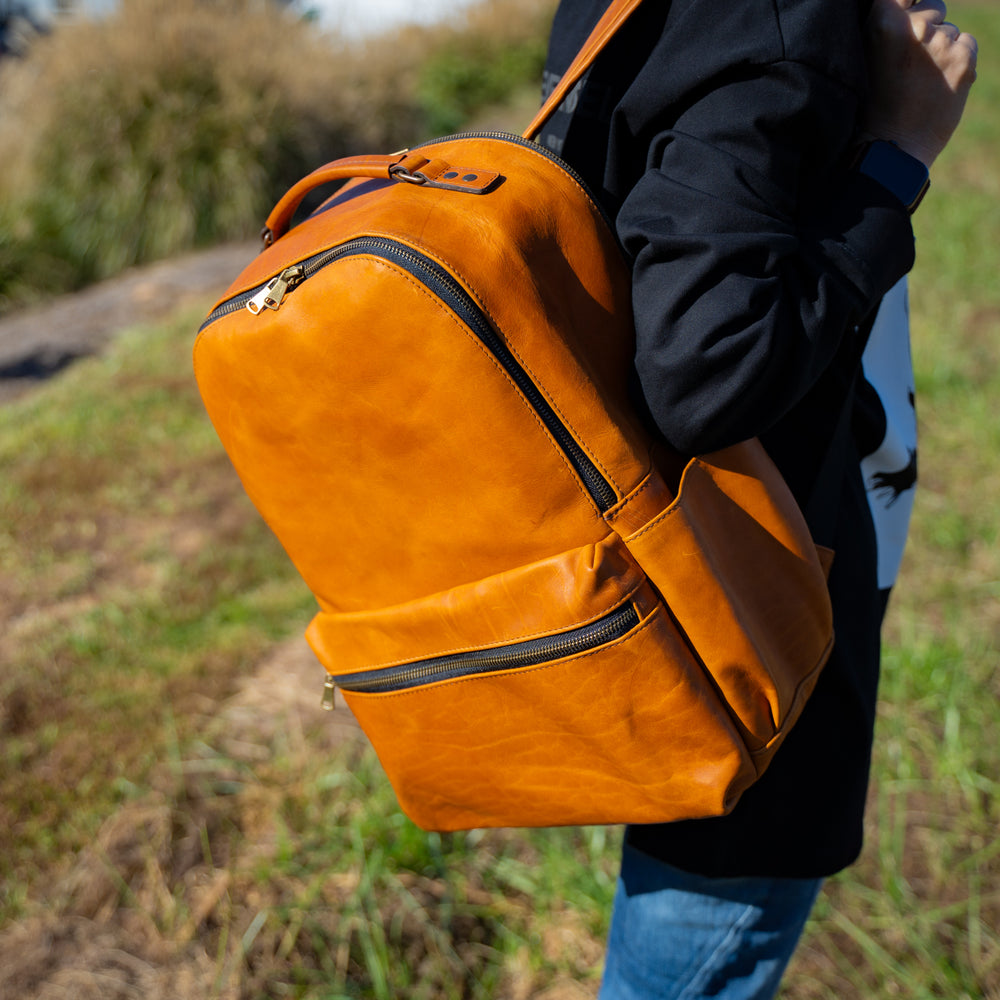 
                      
                        Milwaukee Leather Backpack Urban for Man - Natural
                      
                    