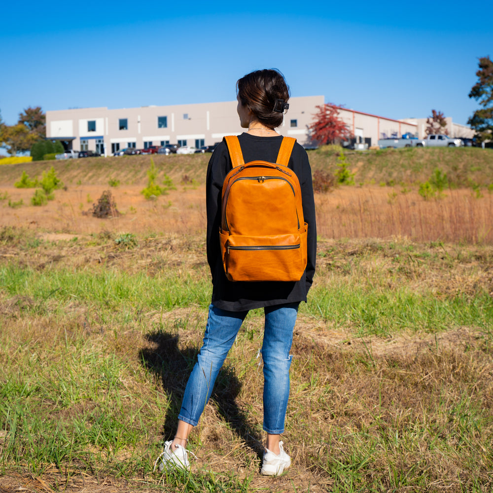 
                      
                        Milwaukee Leather Backpack Urban for Woman - Natural
                      
                    