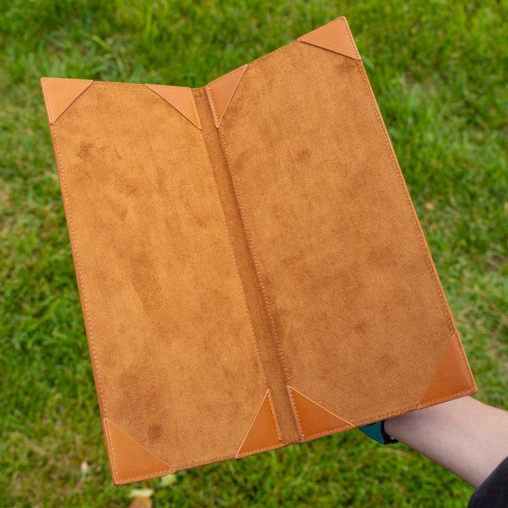 
                      
                        Vintage Leather Bifold Menu - Whiskey
                      
                    