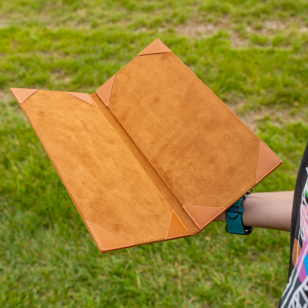 
                      
                        Vintage Leather Bifold Menu - Whiskey
                      
                    