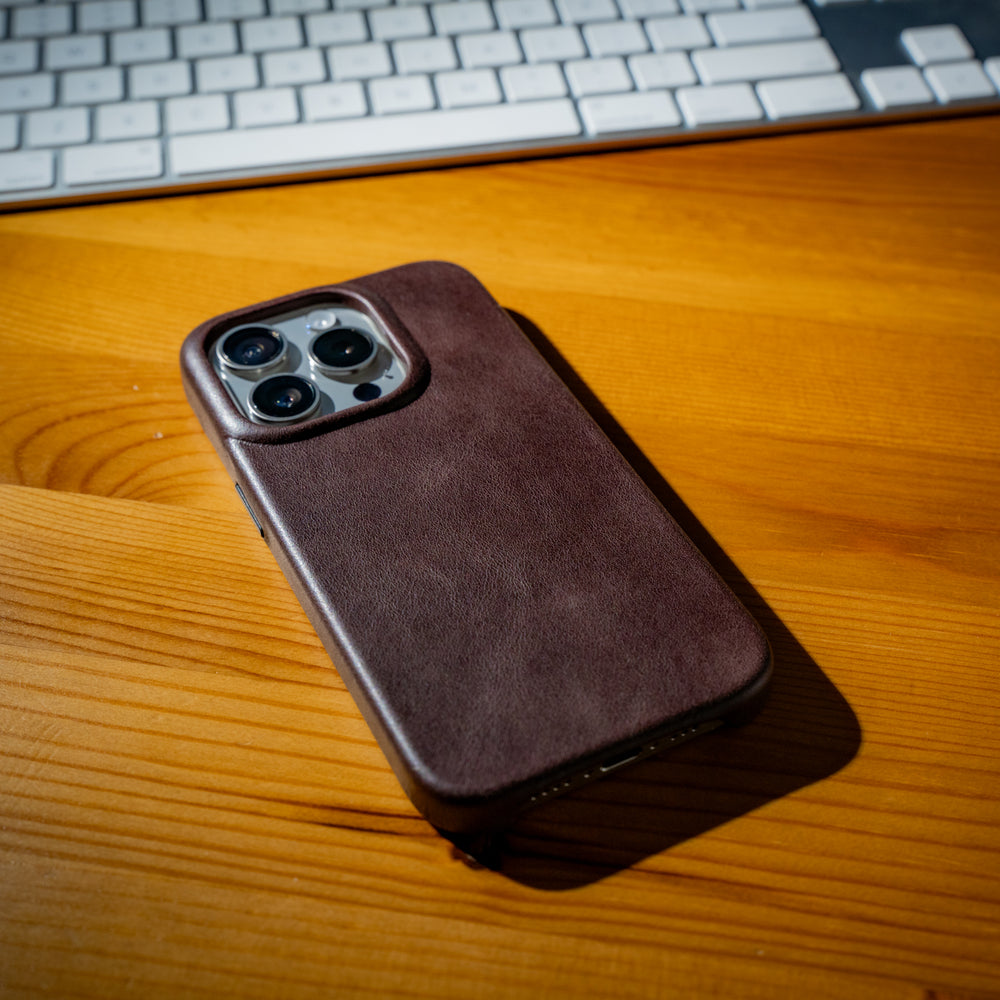 
                      
                        iPhone 16 Leather Case - Dark Brown
                      
                    