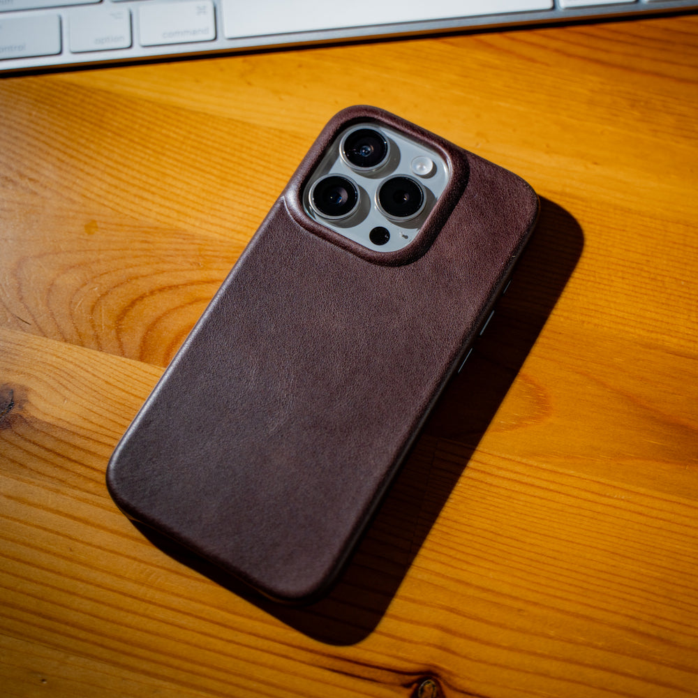 iPhone 16 Leather Case - Dark Brown