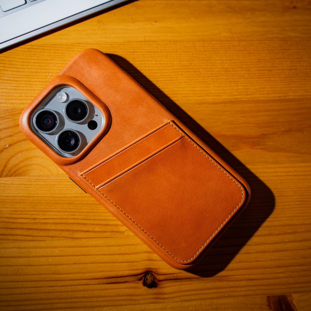 
                      
                        iPhone 15 Leather Case with Pockets - Natural
                      
                    