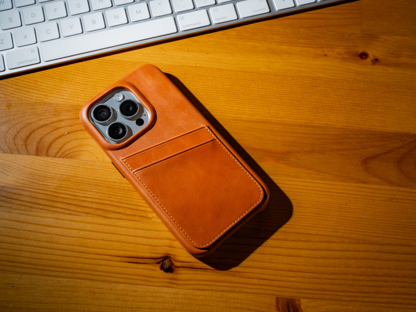 iPhone 16 Leather Case with Pockets - Natural