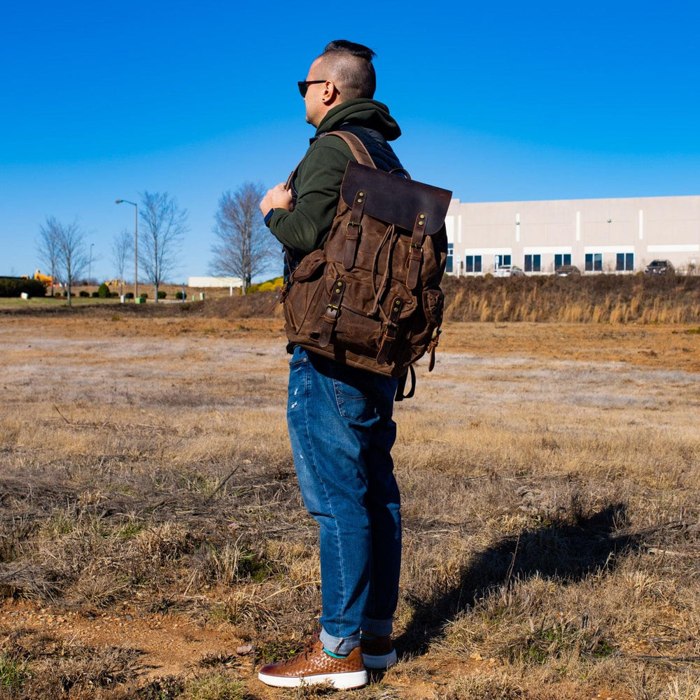 
                      
                        Canvas and Crazy Horse Leather Backpack Adventure for Man
                      
                    