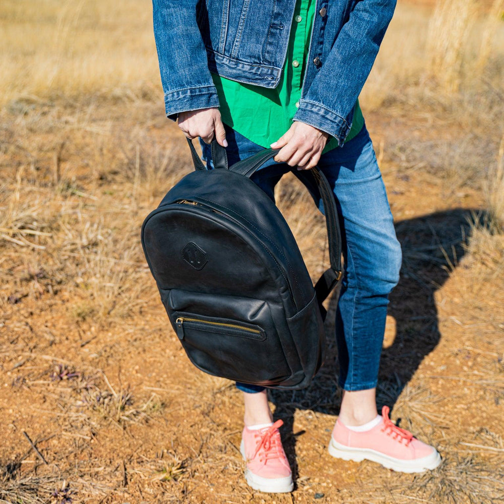 
                      
                        Crazy Horse Leather Backpack City Black for Woman Backpacks - olpr.
                      
                    