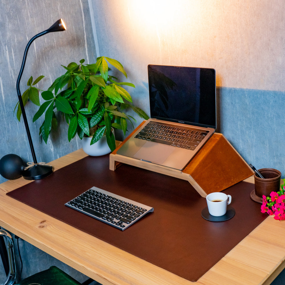 
                      
                        Milwaukee Leather Desk Pad - Chestnut Desk Pad - olpr.
                      
                    