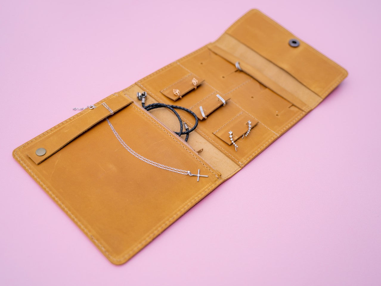 Handmade Leather Jewelry Case - Wheat