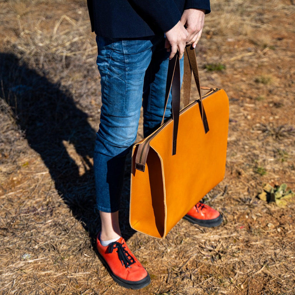 
                      
                        Milwaukee Leather Julia Tote Bag - Natural Tote Bag - olpr.
                      
                    