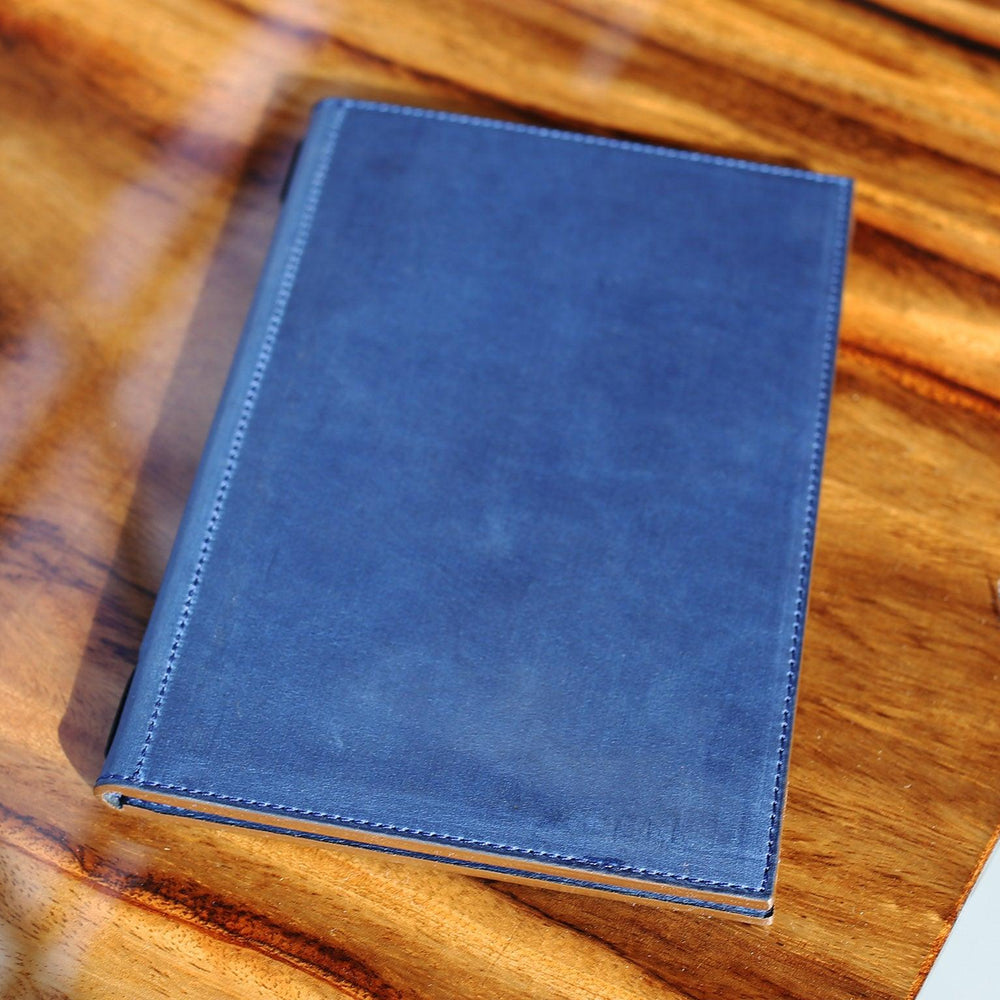 
                      
                        Milwaukee Hard Cover Menu - Navy Menu Cover - olpr.
                      
                    