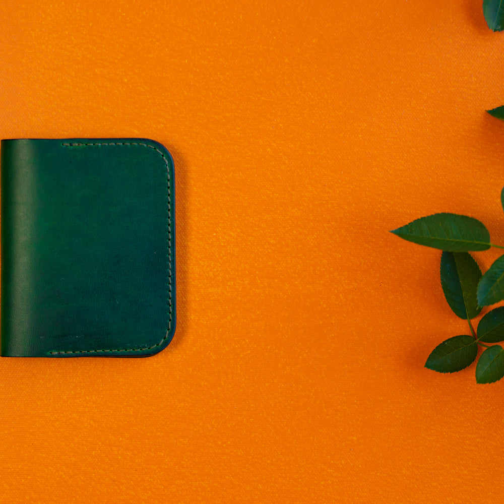 
                      
                        Horween Leather Bifold Minimal 2.0 Wallet - Emerald Green Wallet - olpr.
                      
                    