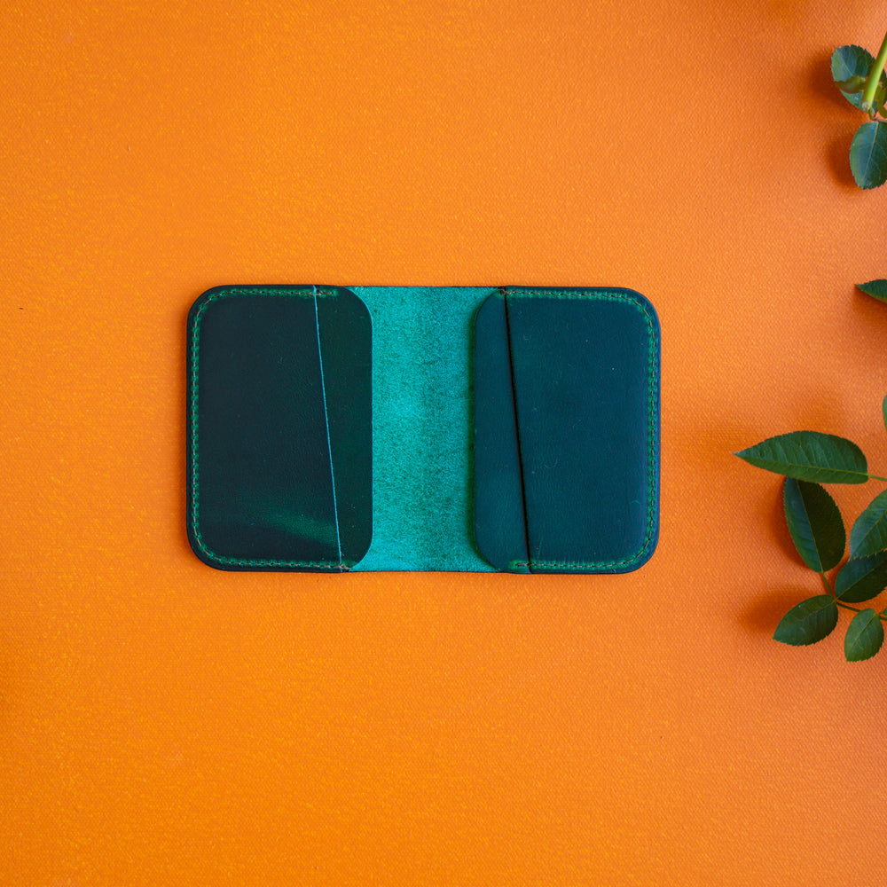
                      
                        Horween Leather Bifold Minimal 2.0 Wallet - Emerald Green Wallet - olpr.
                      
                    