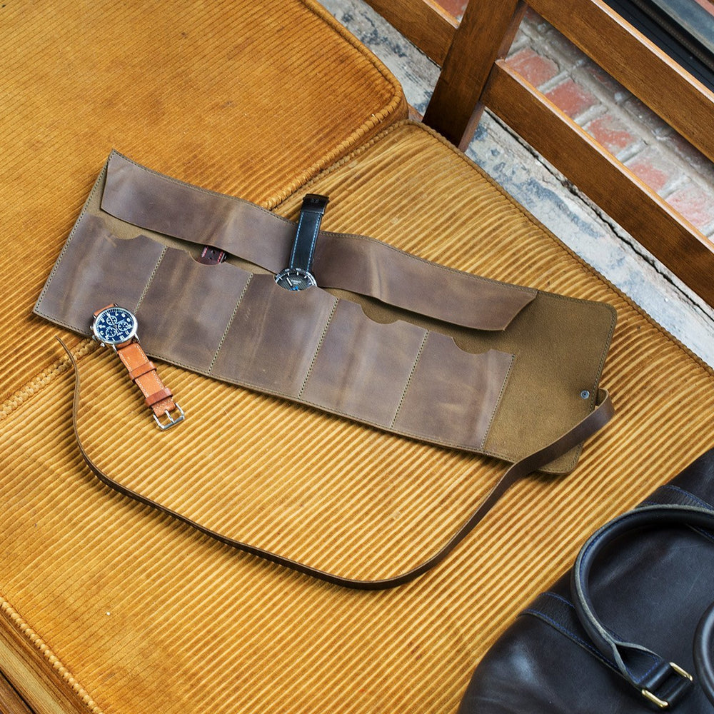 
                      
                        Crazy Horse Leather Watch Roll - Olive Watch Case - olpr.
                      
                    