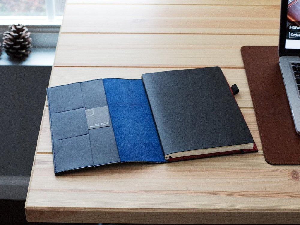 
                      
                        Leather Journal Case Leuchtturm1917 - Blue - olpr.
                      
                    