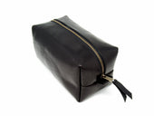 Milwaukee Leather Dopp Kit with Handle - Black Toiletry Bag - olpr.